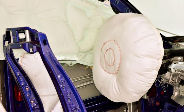 Airbag gonflé dans une voiture